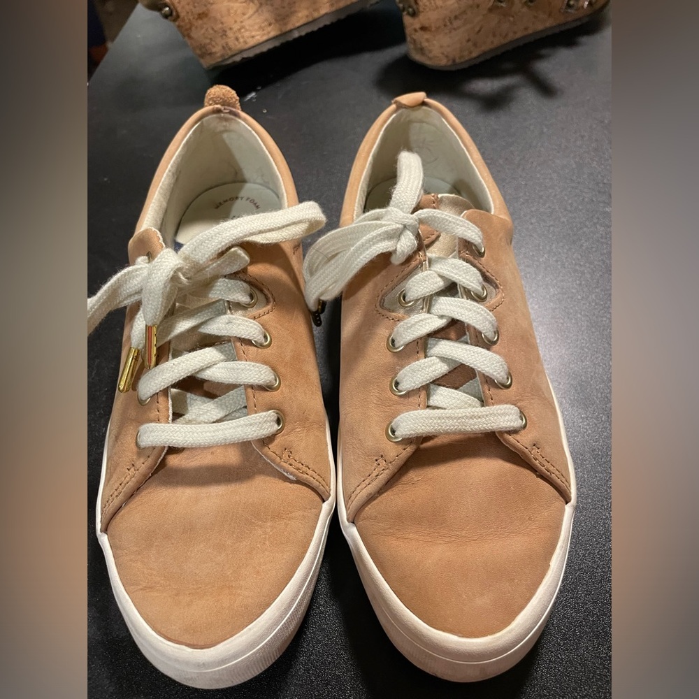 Sperry gold & tan tennis shoes
